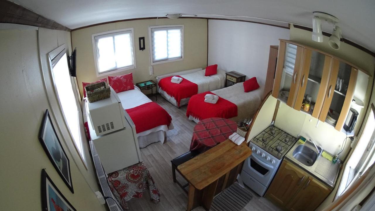 Hostal Y Cabanas Ainil Punta Arenas Exterior foto