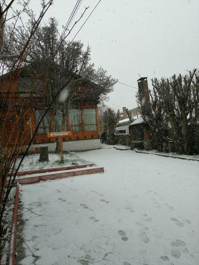 Hostal Y Cabanas Ainil Punta Arenas Exterior foto